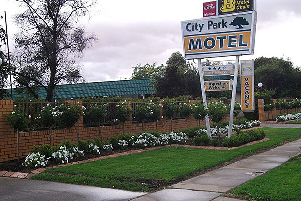 City Park Motel & Apartments, Wagga Wagga, NSW