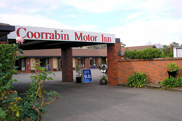 Entrance to the Coorrabin Motor Inn, Stawell, VIC