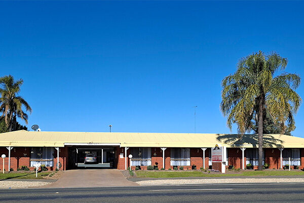 The Country Roads Motor Inn, West Wyalong, NSW