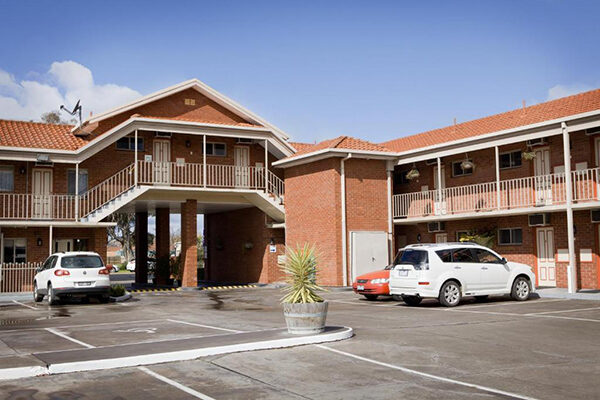 Parking at the Courtyard Motor Inn, Shepparton, VIC