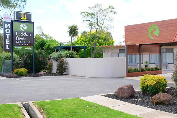 Entrance to the Loddon River Motel, Kerang, VIC