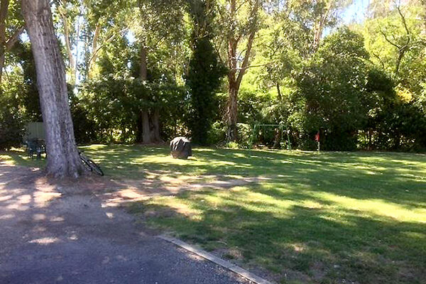 Gardens at the Millers Cottage Motel, Wangaratta, VIC