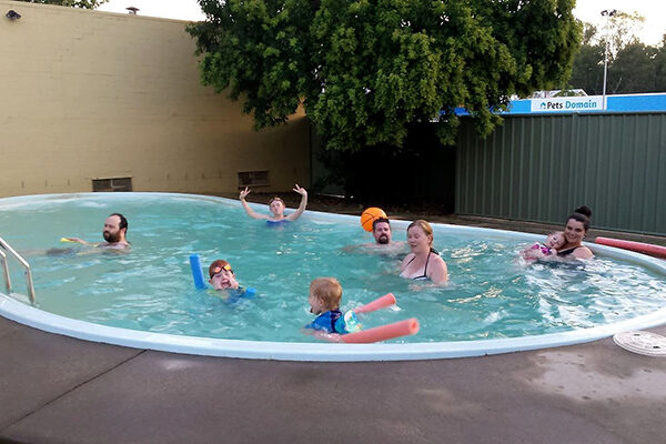 Pool at the Millers Cottage Motel, Wangaratta, VIC