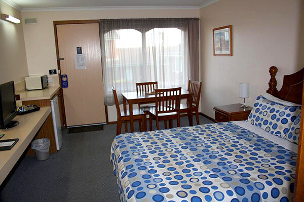 A room at the Raglan Motor Inn, Warrnambool, VIC