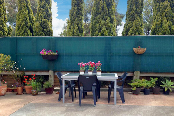 Outside seating area at the Rippleside Park Motor Inn, Geelong, VIC