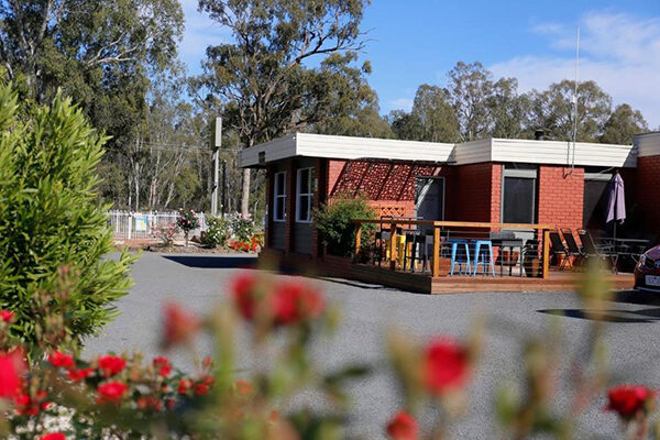 Al fresco seating at the Seymour Motel, Seymour, VIC