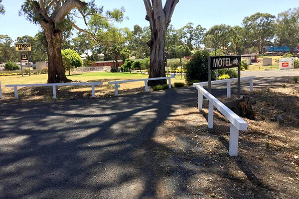 Driveway off the Hume Highway to the Seymour Motel, Seymour, VIC