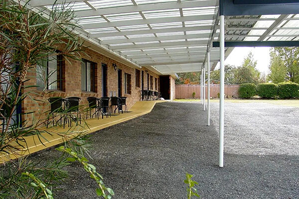 Undercover parking at Tally Ho Motor Inn, Tenterfield, NSW