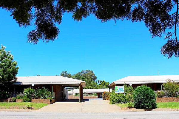 Driveway and entrance to the Tooleybuc Motel, NSW